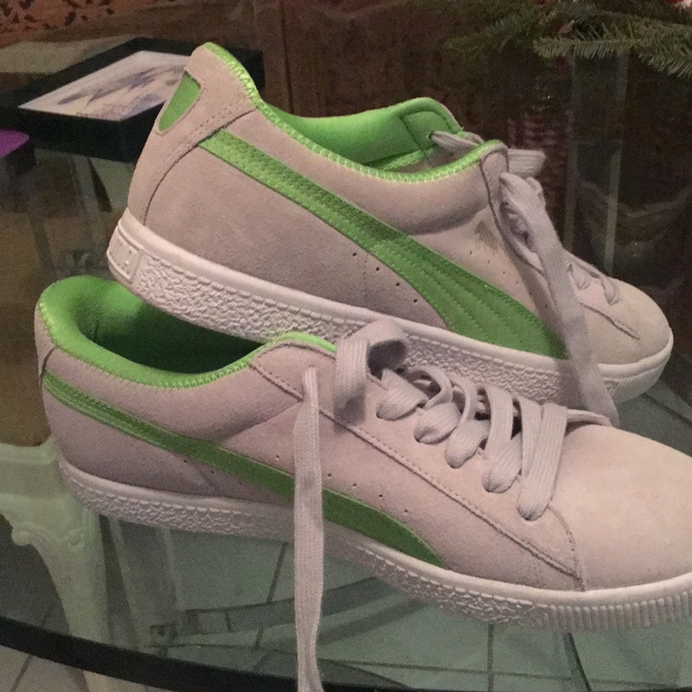 Men’s size 10 sneakers. NWOT